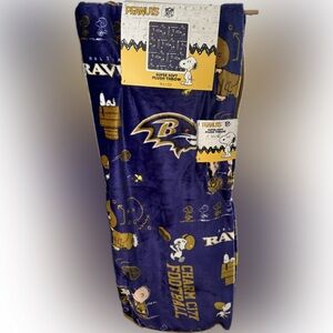 NFL Baltimore Ravens and
Peanuts plush throw blanket - Purple & Gold